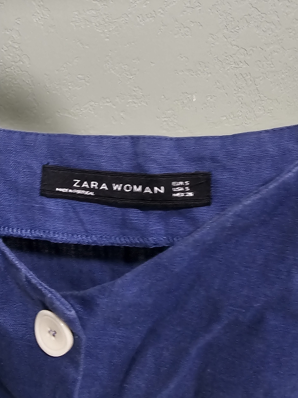 Zara Men's Navy Button-Up Shirt